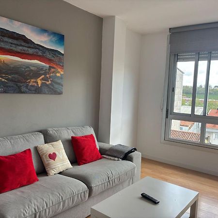 Amplio Piso Con Vistas En La Entrada Del Camino C4 Apartment ซานติอาโก เด กอมโปสเตลา ภายนอก รูปภาพ