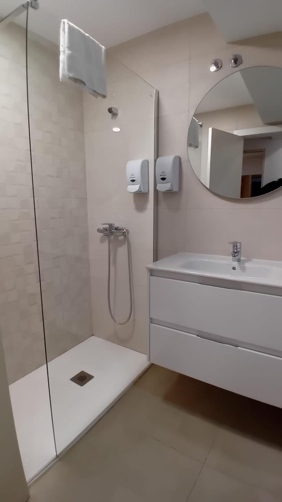 Amplio Piso Con Vistas En La Entrada Del Camino C4 Apartment ซานติอาโก เด กอมโปสเตลา ภายนอก รูปภาพ